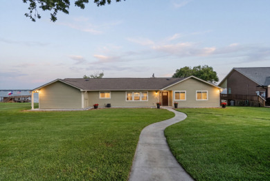 Outrageous Open Waterfront Views, Gorgeous Home on Almost 2 Acres - photo 7