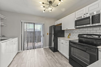 Welcome to 84 Conaskonk Circle in Royal Palm Beach, a bright and - photo 7