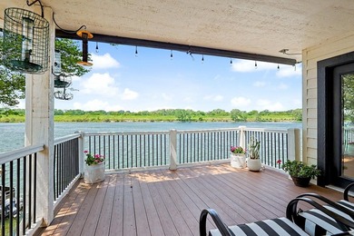 Beautiful modern customized home on the lake side of The - photo 33