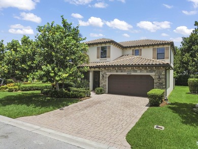 Welcome to 8899 Willow Cove Lane, a beautifully designed - photo 2