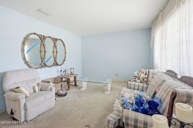SELLERS ARE CURRENTLY REVIEWING MULTIPLE OFFERS. Prime flip or - photo 8