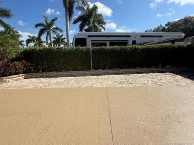NEW TIKI RE-THATCH JULY 2025! This extra-wide lot, positioned - photo 10