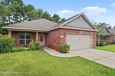 Awesome 4-bedroom, 2-bath home conveniently located directly - photo 1