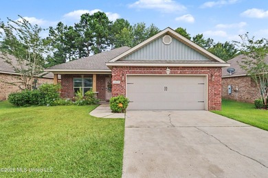 Awesome 4-bedroom, 2-bath home conveniently located directly - photo 2