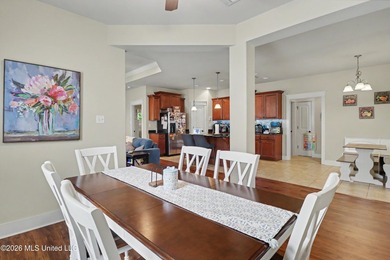 Awesome 4-bedroom, 2-bath home conveniently located directly - photo 6