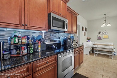 Awesome 4-bedroom, 2-bath home conveniently located directly - photo 8