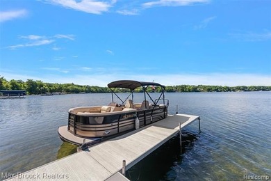 Absolutely stunning waterfront home on Upper Straits Lake - photo 4