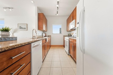 Floor-to-ceiling windows frame the spectacular 270 city views - photo 16