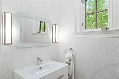 This turnkey all furnsihings can be made available, creating a - photo 16
