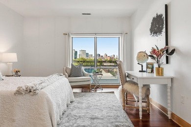 Floor-to-ceiling windows frame the spectacular 270 city views - photo 18