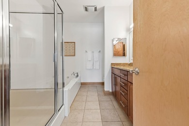 Floor-to-ceiling windows frame the spectacular 270 city views - photo 21