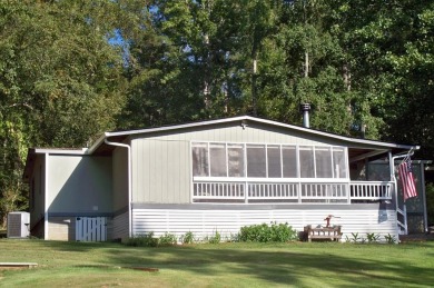 Lake Home For Sale in Eatonton, Georgia