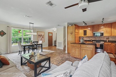 Beautiful Family home located on a quiet cul de sac in Bayou - photo 6