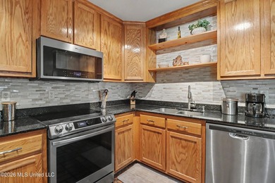Beautiful Family home located on a quiet cul de sac in Bayou - photo 7