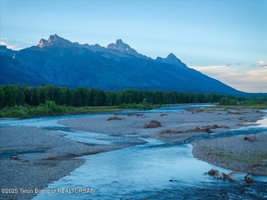 Set beneath the dramatic peaks of the Teton Range, the Antelope - photo 10