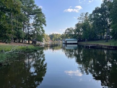 Lake Home For Sale in Eatonton, Georgia