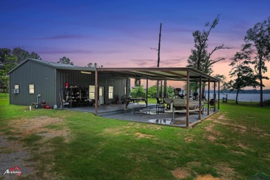 Stop the Press! Barndo at Lake Murvaul , sitting on 3 lots! This - Lake Home For Sale in Carthage, Texas