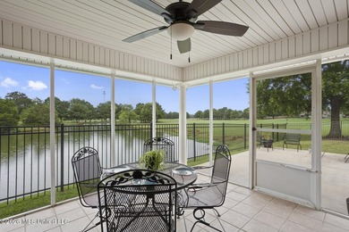 Move-in ready and absolutely immaculate. This charming 2-bedroom - photo 6