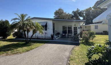 Lake Eustis Home For Sale in Tavares Florida