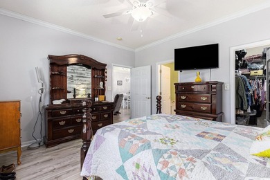 Recently updated 3-bedroom, 2.5 bath townhome located in the - photo 11