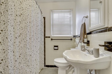 Fantastic opportunity in Old Historic Northwood to purchase a - photo 25