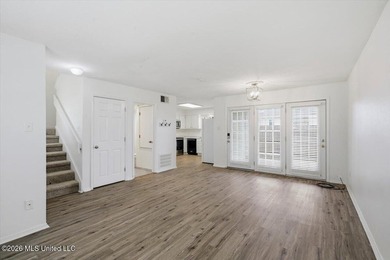 Affordable living right on the Reservoir! Make this your home - photo 8