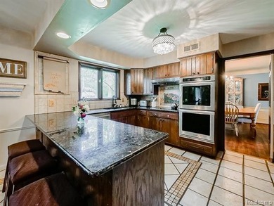 A MUST-SEE PROPERTY! Whether you're looking to call this - photo 6