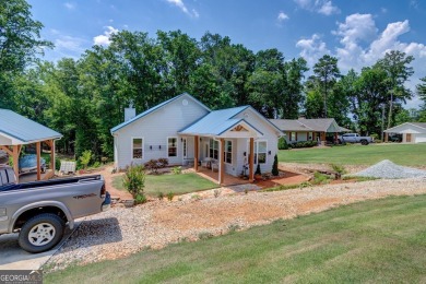 Lake Home For Sale in Toccoa, Georgia