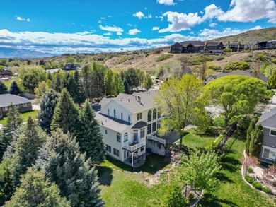 Nestled in a prime Alpine location, this spacious and - photo 5