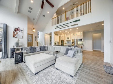 Beautiful home in the sought-after golf course and lake - photo 3