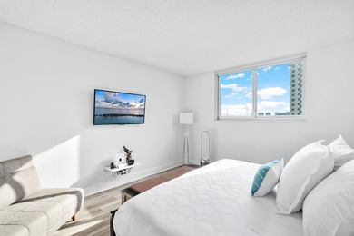 Bright 1BR/1BA residence in Sunny Isles presenting a renewed - photo 21
