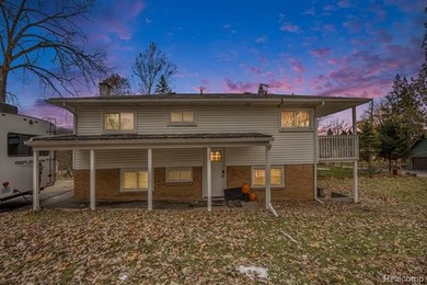 Bald Eagle Lake Home For Sale in Ortonville Michigan