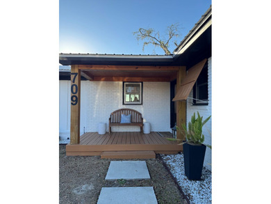 Welcome to this stunning 3-bedroom, 3-bath waterfront home - photo 3
