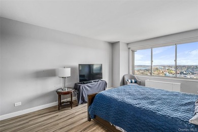 It's all about the View. Totally Renovated with an Open Kitchen - photo 13