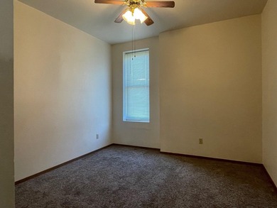 Investor alert! 6 plex all 2 bedroom units with plenty of off - photo 8