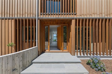 5 Bluff Point Road is a remarkable new waterfront residence - photo 12
