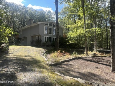 McConnell  Pond Home For Sale in Lords Valley Pennsylvania