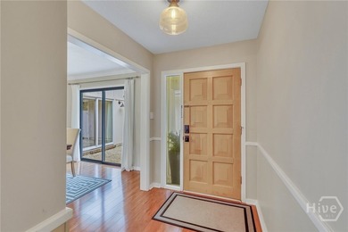 Welcome to your new sanctuary! Nestled in a serene neighborhood - photo 6