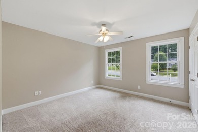 Welcome to your dream home! Discover your perfect retreat in the - photo 21