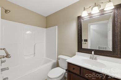 Welcome to your dream home! Discover your perfect retreat in the - photo 25
