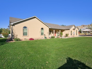 Lots of modern comfort on a large lot is ready to be yours in - photo 38