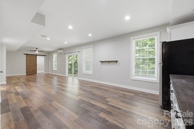 Welcome to your dream home! Discover your perfect retreat in the - photo 39