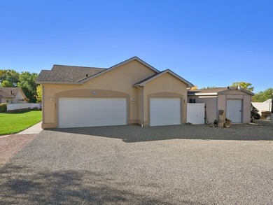 Lots of modern comfort on a large lot is ready to be yours in - photo 40