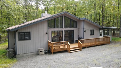 Hemlock Lake Home For Sale in Lords Valley Pennsylvania