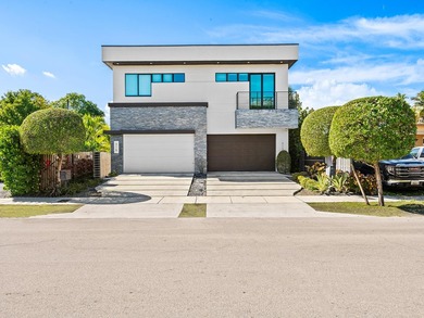 Luxury living in this modern corner unit townhome set in E Fort - photo 1