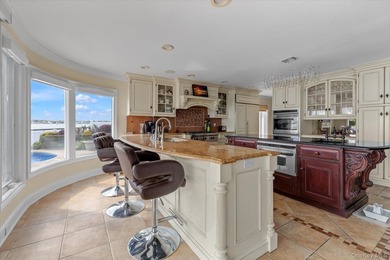 Welcome to a rare and exceptional waterfront in the heart of - photo 11