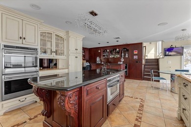 Welcome to a rare and exceptional waterfront in the heart of - photo 12