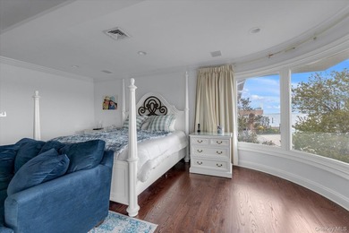 Welcome to a rare and exceptional waterfront in the heart of - photo 19
