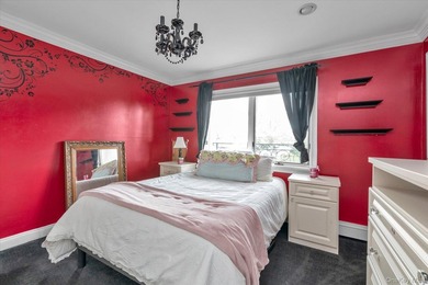 Welcome to a rare and exceptional waterfront in the heart of - photo 24