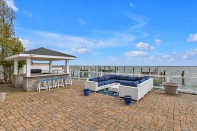 Welcome to a rare and exceptional waterfront in the heart of - photo 31